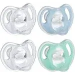 Tommee Tippee Ultra-Light Silicone Pacifier, Symmetrical One-Piece Design 0-6m