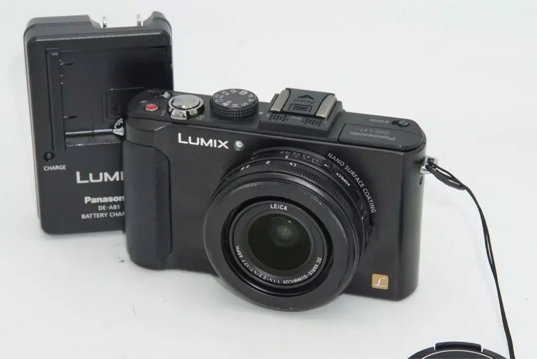 Panasonic LUMIX DMC-LX7 Digital Camera black color 10.1 megapixels