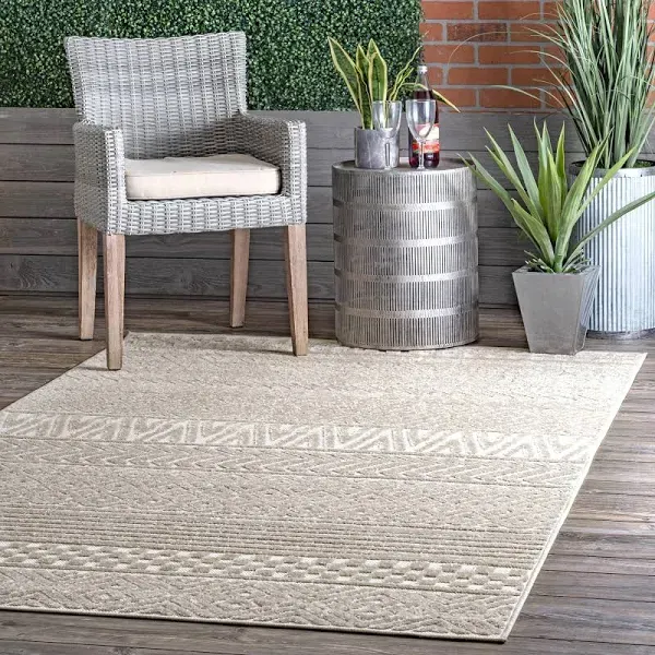 Nuloom Kamryn Textured Tribal Indoor/Outdoor Area Rug