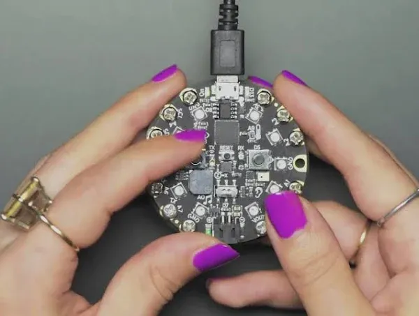 Adafruit Circuit Playground TFT Gizmo - Bolt-on Display + Audio Amplifier