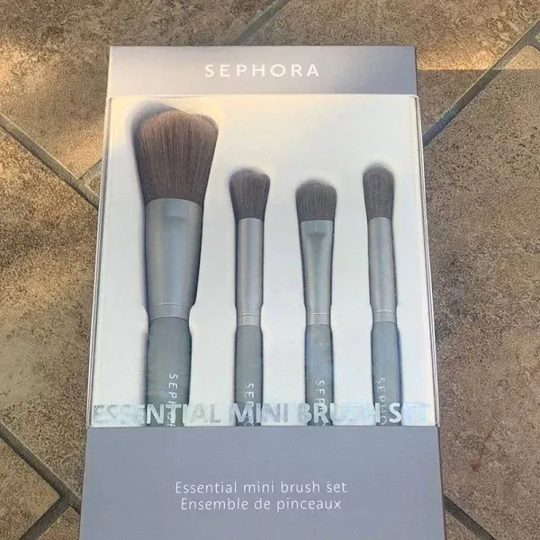 SEPHORA COLLECTION
Essential Mini Makeup Brush Set