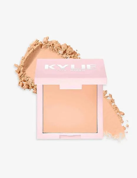 Kylie Jenner Pressed Blush Powder in Mirrored Compact - Color 725 You&#039;re Perfect